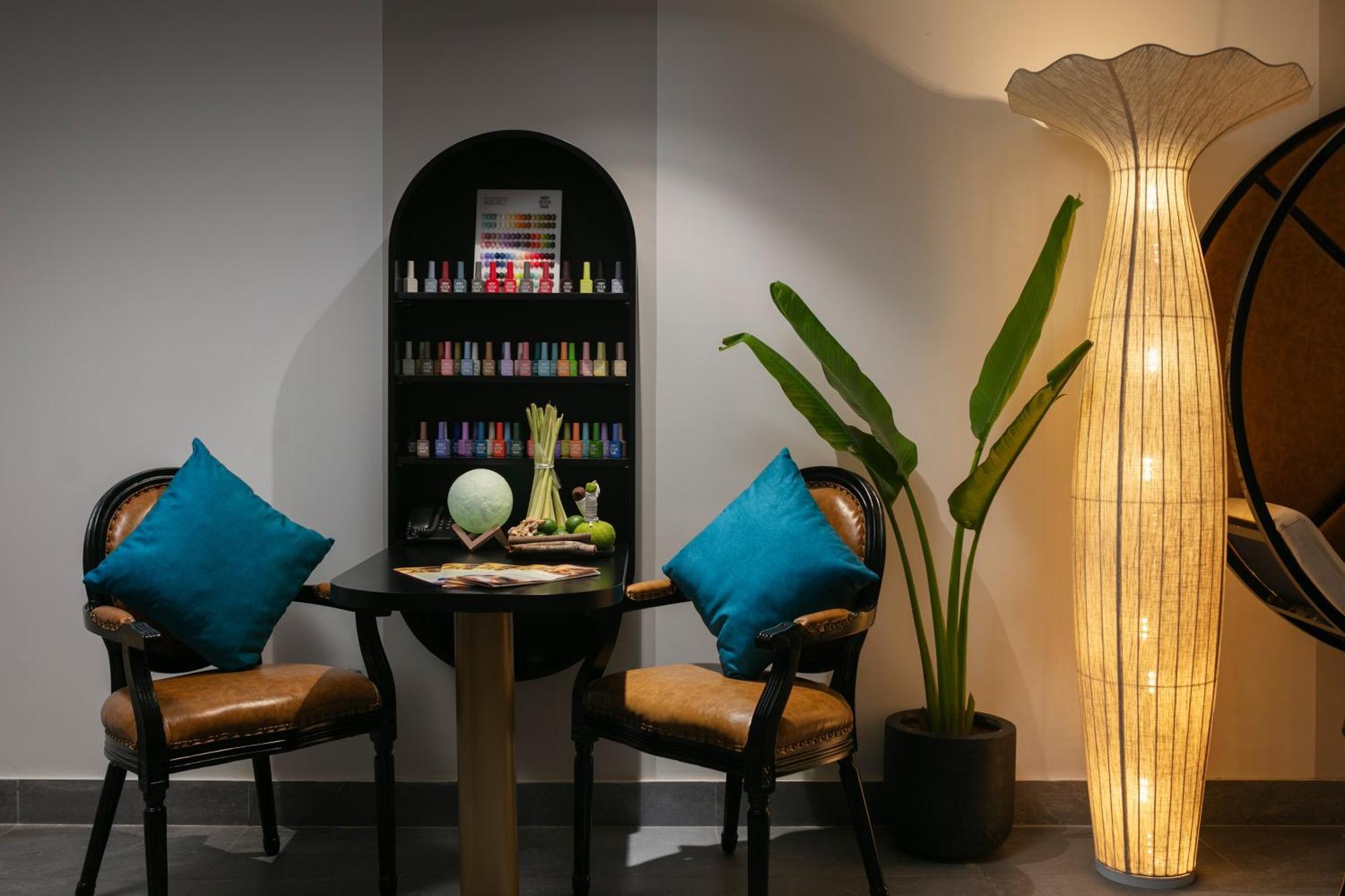 Le Premier Hotel & Rooftop Bar Ханой Екстериор снимка