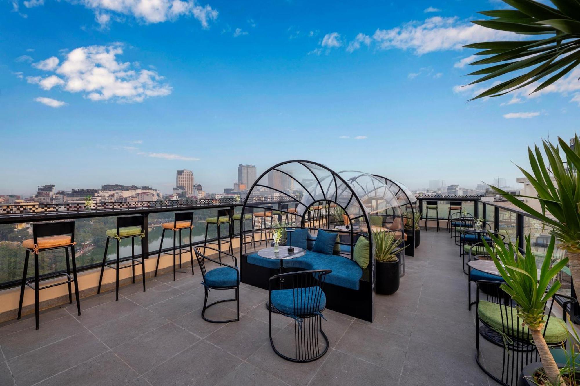 Le Premier Hotel & Rooftop Bar Ханой Екстериор снимка