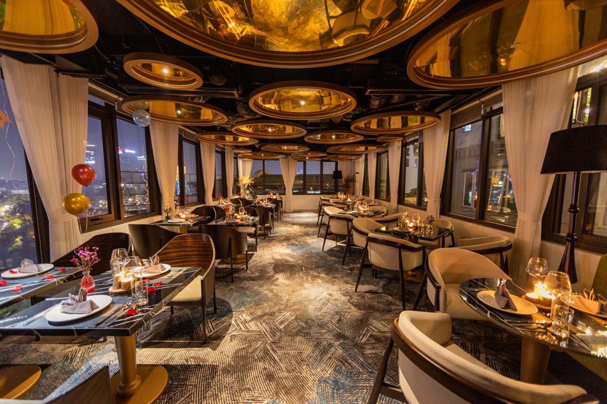 Le Premier Hotel & Rooftop Bar Ханой Екстериор снимка