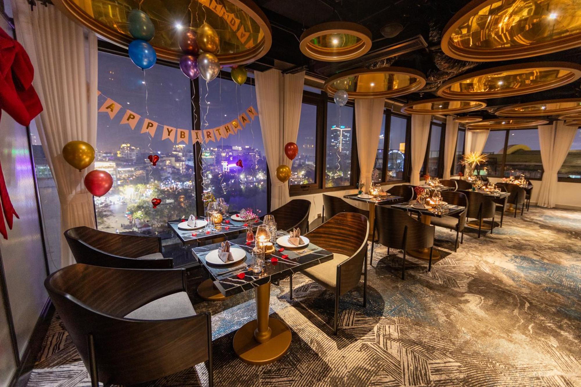 Le Premier Hotel & Rooftop Bar Ханой Екстериор снимка